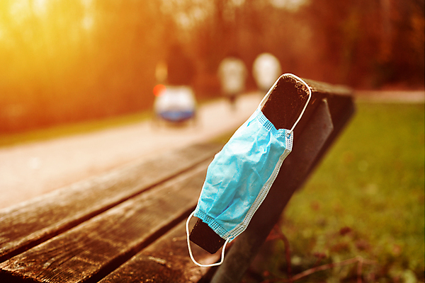 포토 JPG 해외이미지 나무 행복 얼굴 자연 하늘 건강 가면 안전 사람 사람없음 야외 햇빛 태양 일출 희망 일몰 봄 고통 나뭇가지 바이러스 호흡 보호 폐기물 일회용 감염 낭비 종료 전염병 코로나바이러스 해외포토 자연요소 식물 계절 감정 컨셉 신체부위 노을 질병 쓰레기 생태계 파일형식 이미지허브