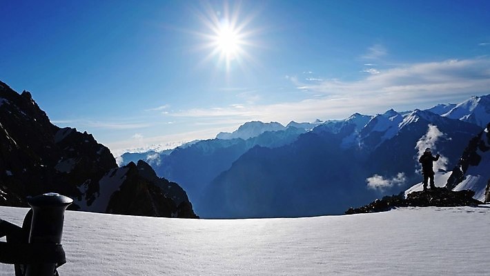 포토 JPG 해외이미지 스포츠 여행 겨울 자국 자연 하늘 휴가 산 사람없음 야외 파란색 태양 일출 일몰 등산 트래킹 하이킹 장비 흰색 막대기 정상 오브젝트 오르기 암초 봉 절정 하이커 해외포토 자연요소 계절 컬러 모션 레저 노을 생태계 파일형식 이미지허브