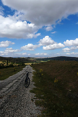 포토 JPG 해외이미지 라이프스타일 공원 스포츠 여행 교통시설 자연 휴식 사람없음 야외 자전거 봄 시골 승차 순환 주말 해외포토 계절 공공시설 교통 컨셉 모션 생활 바이크 시설 생태계 파일형식 이미지허브