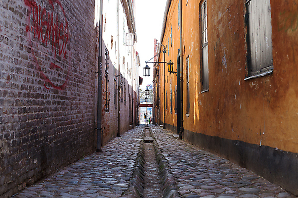 포토 JPG 해외이미지 전통 외관 유럽 문화 도로 길 벽 여행 건축양식 벽돌 거리 주택 덴마크 사람없음 야외 건물 컬러풀 노란색 도시 중세 역사 보행로 좁은 타운 스칸디나비아 옛날 해외포토 건축물 건축 나라 컬러 교통시설 북유럽 파일형식 이미지허브