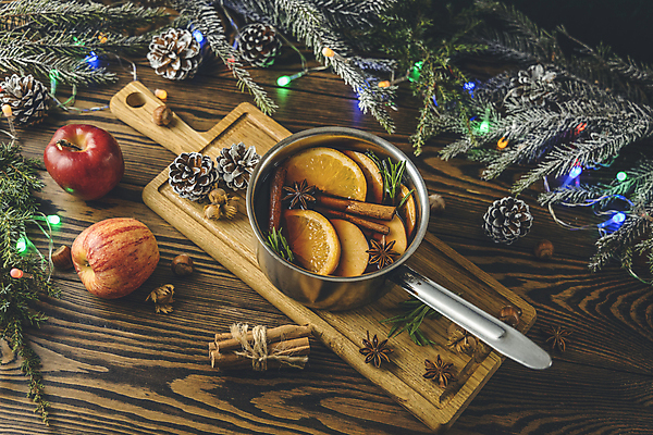 포토 JPG 해외이미지 크리스마스 과일 잔 실내 사람없음 칵테일 달콤 시나몬스틱 뱅쇼 팔각회향 해외포토 식기 기념일 주류 내부 와인 맛 향신료 시나몬 파일형식 이미지허브