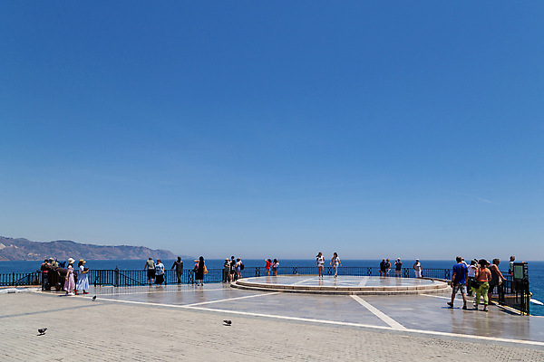 포토 JPG 해외이미지 외관 유럽 바다 여행 건축양식 자연 하늘 휴가 사람 풍경 사람없음 야외 물 여름 파란색 햇빛 태양 여행객 마을 일몰 발코니 도시 스페인 지중해 장면 안달루시아 해외포토 자연요소 계절 건축 나라 컬러 노을 생태계 파일형식 이미지허브