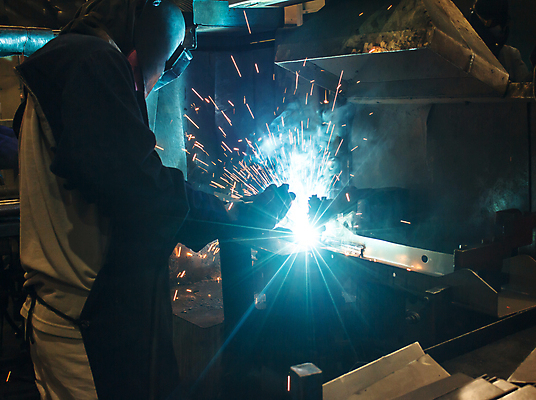 포토 JPG 해외이미지 남자 실내 한명 상반신 성인 옆모습 빛 잡기 업무 연기 불똥 용접 용접공 용접기 용접마스크 철강 성인남자한명만 해외포토 직업 1 뷰포인트 모션 마스크 사람 내부 작업 남자한명만 성인남자만 파일형식 이미지허브