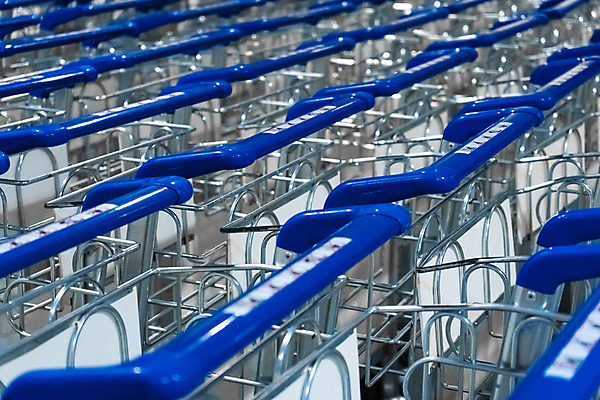 포토 JPG 해외이미지 선 여행 백그라운드 가방 비즈니스 교통시설 휴가 비행기 항해 실내 사람없음 내부 파란색 쌓기 금속 여행가방 카트 장비 짐 도시 바퀴 역 공항 도착 항공 출발 대문 승객 제비 대패 수하물 줄서기 철강 체크인 터미널 많음 해외포토 잡화 컬러 교통 컨셉 배_교통 항공교통 모션 재질 조류 대중교통 문 시설 파일형식 이미지허브