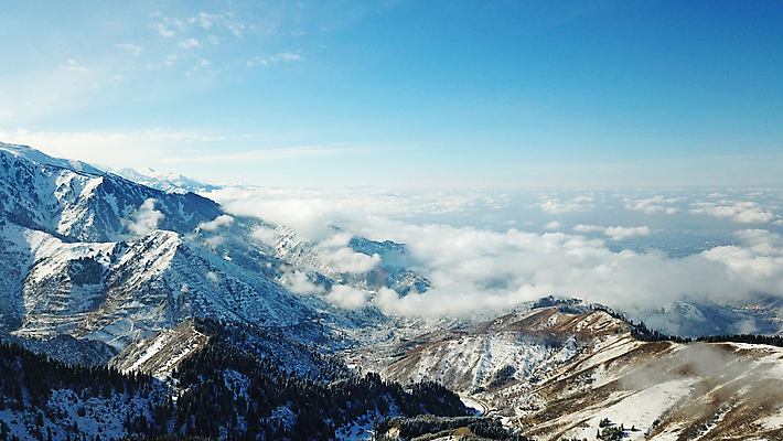 포토 JPG 해외이미지 나무 계절 여행 크리스마스 겨울 자연 하늘 동화 휴가 산 안테나 파노라마 경사 사람없음 야외 파란색 평화 계곡 냉동 하이킹 추위 흰색 소나무 정상 숲 언덕 산등성이 서리 장면 드론 절정 카자흐스탄 눈내림 가문비나무 해외포토 식물 기념일 아시아 컬러 컨셉 통신 레저 눈_날씨 촬영기법 생태계 파일형식 이미지허브