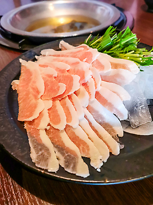 포토 JPG 해외이미지 음식 분홍색 조각 백그라운드 패턴 육류 돼지고기 요리 사람없음 빨간색 흰색 신선 돼지 날것 슬라이스 해외포토 컬러 무늬 식재료 포유류 파일형식 이미지허브