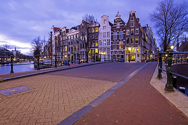 포토 JPG 해외이미지 전통 외관 유럽 여행 건축양식 거리 주택 사람없음 건물 물 도시풍경 황혼 일몰 새벽 도시 중세 역사 야간 네덜란드 운하 타운 암스테르담 옛날 해외포토 자연요소 건축물 건축 나라 풍경 노을 파일형식 이미지허브