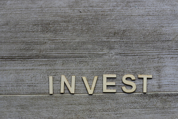 포토 JPG 해외이미지 모델 직업 손 교육 어린이 컨셉 돈 비즈니스 학교 성공 미래 주택 사람없음 금융 경제 단어 동전 저축 성장 업무 아빠 재산 계획 은퇴 주기 투자 이익 경영 수입 자금 진짜 헬프 공급 해외포토 문자 가족 모션 사람 건물 신체부위 작업 도움 파일형식 이미지허브