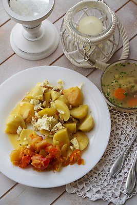 포토 JPG 해외이미지 접시 음식 채소 부분 양파 감자 독일 파슬리 건강 어류 요리 사람없음 목재 옆모습 빨간색 빛 식사 저녁식사 어둠 재킷 샐러드 신선 허브 피부 피클 슬라이스 파 잉어 내추럴 점심식사 쪽파 반주 식초 채식주의자 핸드메이드 개조 비건 해외포토 나무 식물 식기 유럽 뷰포인트 컬러 재료 신체부위 수중동물 외투 채식 절임 파일형식 이미지허브