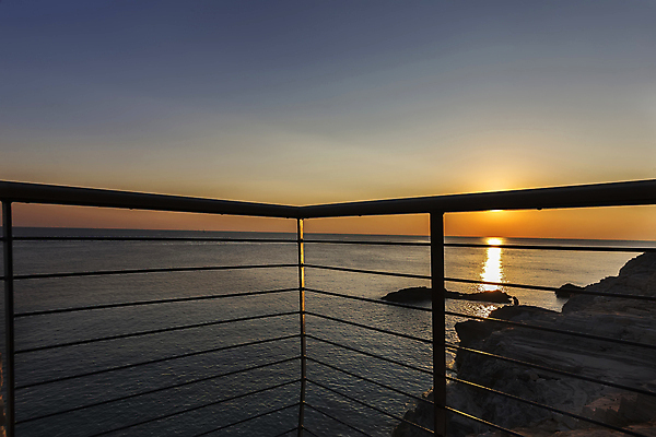 포토 JPG 해외이미지 디자인 바다 여행 백그라운드 컨셉 오렌지 건축양식 자연 하늘 호텔 추상 휴식 바닥 그림자 풍경 사람없음 장식 물 여름 파란색 빛 울타리 태양 반사 우주 일출 일몰 새벽 저녁 휴양지 장면 리빙 오해 수평선 현실 해외포토 자연요소 계절 건축 컬러 무늬 과일 숙소 담장 노을 장소 야간 생태계 파일형식 이미지허브