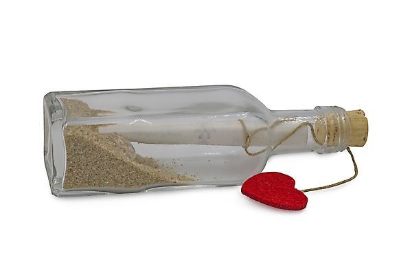 포토 JPG 해외이미지 종이 밧줄 모래 백그라운드 컨셉 지도 통신 유리 사람없음 희망 흰색 하트 인사 메시지 비밀 편지 오브젝트 문서 코르크 긴장 노끈 보물 sos 고립 봉인 지원 헬프 해외포토 모양 감정 줄 컬러 재질 예절 도움 구조요청 파일형식 이미지허브