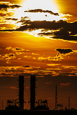 포토 JPG 해외이미지 산업 비즈니스 건축양식 공장 굴뚝 사람없음 파란색 태양 환경 탑 금속 힘 새벽 장비 발전기 에너지 역 큼 일렬 장노출 철강 해외포토 자연요소 건축물 건축 컬러 공업 교통시설 재질 촬영기법 발전소 크기 파일형식 이미지허브
