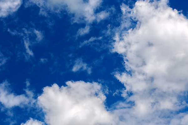 포토 JPG 해외이미지 백그라운드 하늘 날씨 그림자 사람없음 야외 파란색 빛 햇빛 봄 흰색 분위기 닫기 큼 천국 내추럴 해외포토 계절 컬러 컨셉 모션 태양 크기 파일형식 이미지허브