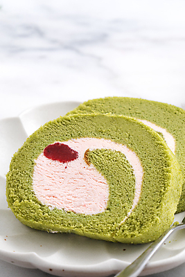 포토 JPG 해외이미지 접시 포크 디저트 실내 사람없음 달콤 흰배경 롤케이크 녹차맛 해외포토 식기 음식 백그라운드 내부 케이크 흰색 맛 녹차 파일형식 이미지허브