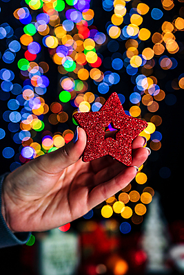 포토 JPG 해외이미지 나무 전통 계절 리본 백그라운드 크리스마스장식 크리스마스 겨울 패턴 공 휴가 불꽃 새로움 선물 사람없음 야외 장식 빨간색 초록색 빛 노란색 축제 장식볼 나뭇가지 축하 인사 소나무 황금 클래식 소프트포커스 12월 연도 보케 빛망울 크리스마스배경 해외포토 식물 기념일 컬러 컨셉 무늬 불 촬영기법 예절 날짜 파일형식 이미지허브