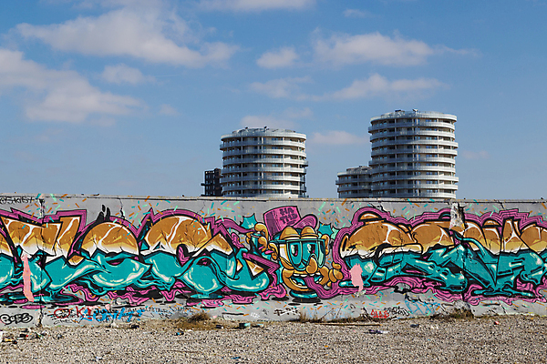 포토 JPG 해외이미지 디자인 산업 문화 벽 여행 건축양식 거리 주택 덴마크 미술 사람없음 야외 건물 컬러풀 페인트 기록 도시 캔 그래피티 버리기 벽화 그림 예술가 스프레이 분무기 지역 코펜하겐 스타일 해외포토 건축물 건축 컬러 모션 문화예술 북유럽 낙서 파일형식 이미지허브