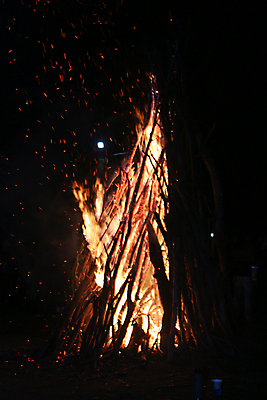 포토 JPG 해외이미지 백그라운드 추상 요리 서기 사람없음 야외 빛 어둠 에너지 야간 위험 모닥불 바비큐 폭발 굽기 묘사 매움 연소 석탄 엘리먼트 재 화상 해외포토 자연요소 음식 컨셉 무늬 모션 불 맛 상처 구이 파일형식 이미지허브