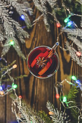 포토 JPG 해외이미지 크리스마스 과일 잔 실내 사람없음 칵테일 달콤 시나몬스틱 뱅쇼 팔각회향 해외포토 식기 기념일 주류 내부 와인 맛 향신료 시나몬 파일형식 이미지허브