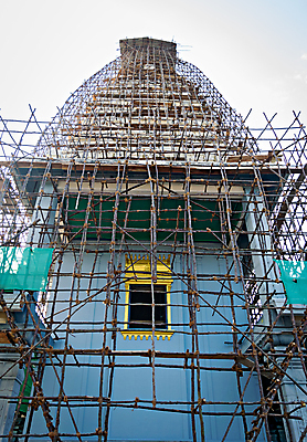 포토 JPG 해외이미지 밧줄 서기 사람없음 축제 페인트 업무 사찰 큼 묶기 대나무 준비 그림 새장 남쪽 전후 해외포토 나무 줄 종교건축 모션 작업 비교 크기 방향 케이지 파일형식 이미지허브