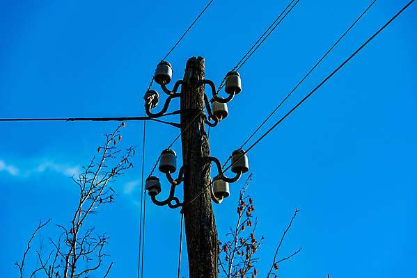 포토 JPG 해외이미지 산업 선 통신 하늘 사람없음 목재 파란색 탑 힘 장비 에너지 시골 기둥 도자기 네트워크 제조 연결 위험 싱글 러시아 전염 철사 볼트 봉 철탑 공학 세대 돛대 개발 분배 옛날 전압 공급 해외포토 나무 건축물 교육 건축 유럽 컬러 컨셉 재료 공구 질병 감염 파일형식 이미지허브