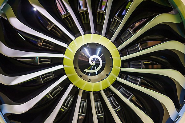 포토 JPG 해외이미지 디자인 산업 과학 여행 부분 교통시설 비행기 나선형 사람없음 빛 금속 힘 기계 에너지 흰색 부채 칼날 묘사 항공 프로펠러 제트기 엔진 공학 모터 대패 철강 해외포토 교육 컬러 교통 무늬 항공교통 재질 대중교통 시설 파일형식 이미지허브