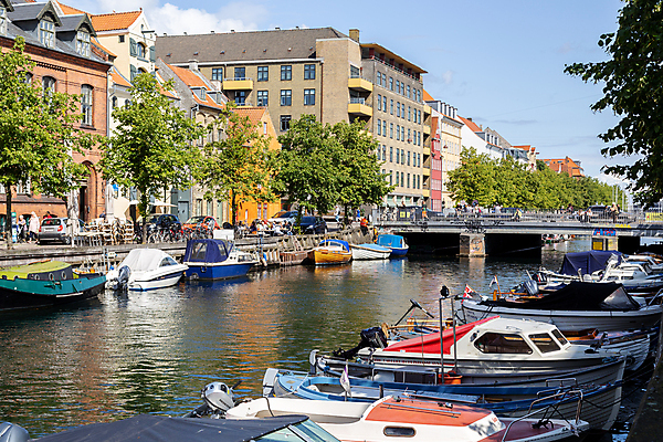 포토 JPG 해외이미지 주간 외관 유럽 여행 건축양식 거리 주택 덴마크 사람없음 야외 건물 물 컬러풀 여행객 맑음 도시 보트 운하 지역 타운 이웃 스칸디나비아 옛날 채널 코펜하겐 해외포토 자연요소 건축물 건축 나라 컬러 배_교통 날씨 북유럽 사람 파일형식 이미지허브