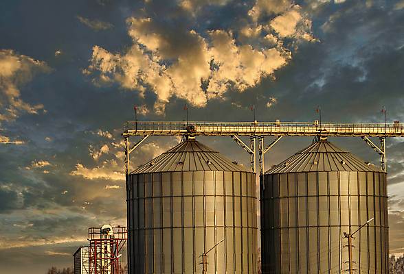 포토 JPG 해외이미지 식물 산업 백그라운드 비즈니스 공장 통 사람없음 빛 농장 환경 탑 금속 검은색 힘 기계 일몰 장비 에너지 수확 엔지니어 제조 상품 낟알 컨테이너 밀 러시아 탱크 수납 튜브 원뿔 자원 공학 시베리아 철강 화학물질 공급 해외포토 도형 건축물 교육 유럽 컬러 농업 공업 재질 곡류 노을 화학 기술자 파일형식 이미지허브