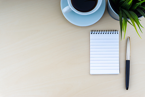 포토 JPG 해외이미지 직업 학생 디자인 배너 행복 커피 백그라운드 컨셉 비즈니스 자연 탁자 주택 건강 창조 미소 사람 앉기 성인 사람없음 야외 목재 파란색 노트북 컴퓨터 사무실 우주 공백 흰색 업무 디자이너 책상 머리위 카피스페이스 미니멀 해외포토 나무 감정 음료 컬러 가구 재료 모션 표정 건물 전자제품 작업 생태계 파일형식 이미지허브