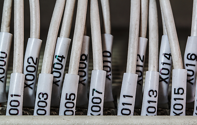 포토 JPG 해외이미지 산업 선 버스 사람없음 빨간색 초록색 파란색 울타리 꼬리표 라벨 힘 에너지 과학기술 나사 업무 판넬 바 네트워크 센터 플러그 제조 연결 캐비닛 계주 순환 전자 철사 볼트 시스템 스위치 고립 분배 설치 자동 자동화 전압 제어 해외포토 육상교통 컬러 모션 대중교통 프레임 기술 담장 공구 작업 사물함 육상스포츠 파일형식 이미지허브