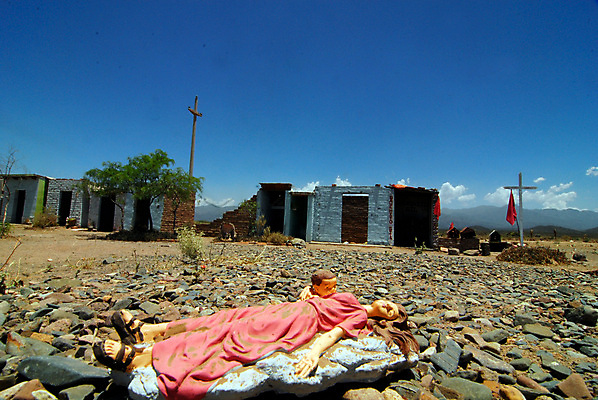포토 JPG 해외이미지 기독교 종교 문화 도로 길 교통시설 자동차 모바일 거리 사람없음 조각상 교회 믿음 기도 영혼 성자 연결 집중 신성 아르헨티나 방법 숭배 신앙심 자선단체 해외포토 감정 육상교통 교통 컨셉 종교건축 건물 조형물 그룹 남아메리카 시설 자선 파일형식 이미지허브