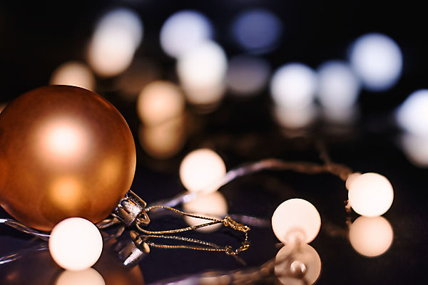 포토 JPG 해외이미지 나무 백그라운드 크리스마스 공 추상 휴가 새로움 새해 사람없음 장식 빨간색 빛 컬러풀 축제 장식볼 축하 황금 야간 보케 블러 여의주 해외포토 자연요소 식물 기념일 컬러 컨셉 무늬 파일형식 이미지허브