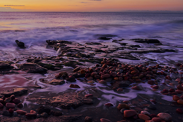 포토 JPG 해외이미지 파도 바다 여행 백그라운드 자연 하늘 아침 휴가 파노라마 풍경 사람없음 야외 빨간색 물 여름 파란색 컬러풀 태양 뷰티 평화 일출 일몰 바위 지중해 내추럴 수평선 해외포토 주간 자연요소 계절 컬러 컨셉 촬영기법 노을 돌_바위 생태계 파일형식 이미지허브