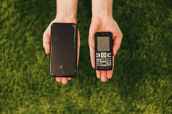 포토 JPG 해외이미지 라이프스타일 손 컨셉 비즈니스 통신 모바일 미래 사람 사람없음 초록색 스마트폰 핸드폰 쇼핑 운동 디지털 스크린 모니터 검은색 터치 어플리케이션 연결 무선전화기 전화기 스마트 온라인쇼핑 시스템 해결 혁명 소셜 셀룰러 해외포토 컬러 건강 생활 신체부위 전자제품 스마트기기 컴퓨터 온라인 파일형식 이미지허브