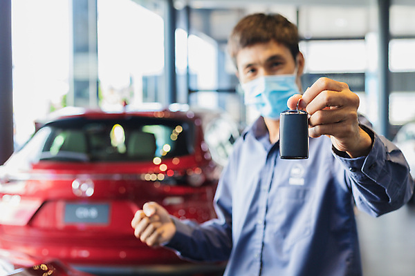 포토 JPG 해외이미지 손 여자 남자 행복 여행 비즈니스 교통시설 자동차 열쇠 새로움 한명 사람 판매 세일 운전 잡기 비즈니스맨 운전사 고급 구매 고객 서비스 주기 딜러 멀리 정비공 소매 주인 보험 유지 대여 렌탈 자동 해외포토 직업 1 감정 육상교통 교통 컨셉 모션 신체부위 쇼핑 직장인 기술자 시설 파일형식 이미지허브