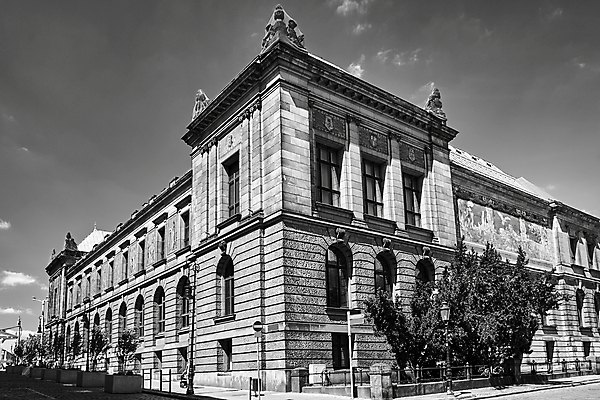 포토 JPG 해외이미지 유럽 건축양식 창문 하늘 거리 흑백 미술 사람없음 건물 바위 등불 도시 역사 보행로 박물관 해외포토 건축물 건축 나라 길 문화예술 조명 촬영기법 돌_바위 파일형식 이미지허브