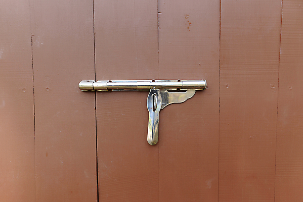 포토 JPG 해외이미지 백그라운드 주택 자물쇠 손잡이 안전 사람없음 야외 목재 갈색 문 금속 나사 닫기 중앙 보호 은색 큼 입장 묘사 질감 복고 잠금 보안 대문 볼트 사생활 철강 스타일 해외포토 나무 컬러 컨셉 재료 모션 재질 건물 공구 크기 파일형식 이미지허브