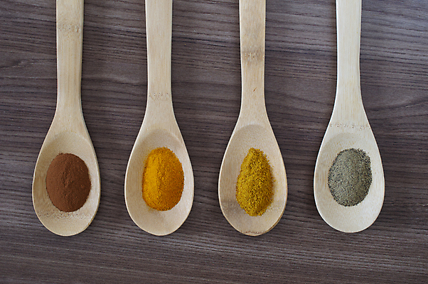 포토 JPG 해외이미지 음식 채소 재료 건조 요리 사람없음 목재 갈색 주방 숟가락 양념 조미료 맛 가루 허브 향신료 유기농 매움 날것 후추 나무숟가락 온실 채식주의자 비건 해외포토 나무 식물 웰빙 컬러 컨셉 수저 채식 향미료 파일형식 이미지허브