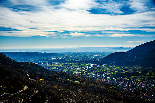 포토 JPG 해외이미지 나무 식물 캠페인 여행 밭 농업 자연 하늘 따뜻함 파노라마 풍경 사람없음 야외 초록색 파란색 농장 농경지 평화 일출 환경 어둠 침묵 이탈리아 새벽 재활용 안개 가을 시골 태평양 불행 발견 광 뿌연 평야 해외포토 자연요소 계절 유럽 산업 바다 컬러 컨셉 날씨 촬영기법 노을 소리 친환경 생태계 파일형식 이미지허브