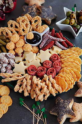 포토 JPG 해외이미지 기념일 별 크리스마스 휴가 치즈 새해 사람없음 세로 크리스마스트리 파티 크래커 소시지 올리브 살라미 입가심 짠맛 브레첼 해외포토 자연요소 열매 디저트 유제품 이벤트 쿠키 가공식품 맛 파일형식 이미지허브