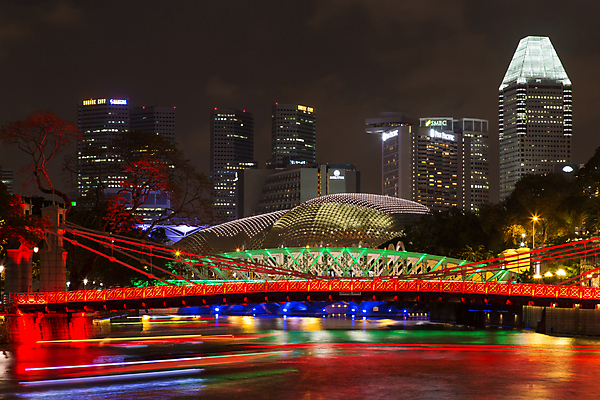 포토 JPG 해외이미지 외관 아시아 여행 건축양식 호텔 동양인 풍경 사람없음 건물 물 강 도시풍경 반사 여행객 탑 고층빌딩 도시 보행자 센터 도심 야간 저녁 강가 지역 타운 스카이라인 싱가폴 해외포토 자연요소 건축물 건축 나라 숙소 사람 인종 빌딩 파일형식 이미지허브