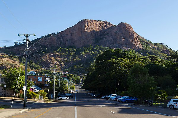 포토 JPG 해외이미지 여행 하늘 휴가 열대 산 거리 사람없음 맑음 도시 센터 도심 호주 언덕 북쪽 타운 해외포토 날씨 오세아니아 방향 파일형식 이미지허브