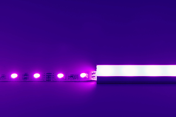 포토 JPG 해외이미지 디자인 선 조각 과학 백그라운드 추상 미래 조명 사람없음 내부 옆모습 장식 빛 반사 보라색 어둠 활발 장비 덮개 램프 작업 사이버 하이테크 전자 네온 쇼 방사선 설치 직진 채널 주도 카피스페이스 강조 해외포토 뷰포인트 컬러 컨셉 무늬 기술 공백 뚜껑 예절 파일형식 이미지허브