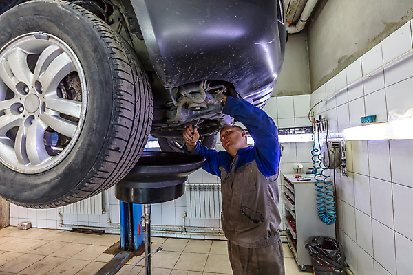 포토 JPG 해외이미지 직업 손 산업 2 교통시설 자동차 노동자 새로움 한명 상점 장비 공구 신선 업무 작업실 기술자 변화 붓기 수리 역 휘발유 컨테이너 서비스 시스템 고정 엔진 정비공 모터 유지 깔대기 자동 차고 필터 해외포토 1 육상교통 교통 컨셉 모션 사람 신체부위 도구 작업 석유 시설 파일형식 이미지허브