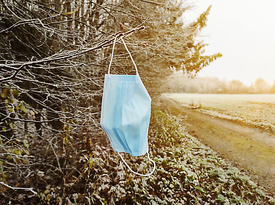 포토 JPG 해외이미지 나무 행복 얼굴 자연 하늘 건강 가면 안전 사람 사람없음 야외 햇빛 태양 일출 희망 일몰 봄 고통 가을 나뭇가지 바이러스 호흡 보호 폐기물 일회용 감염 낭비 종료 전염병 코로나바이러스 해외포토 자연요소 식물 계절 감정 컨셉 신체부위 노을 질병 쓰레기 생태계 파일형식 이미지허브