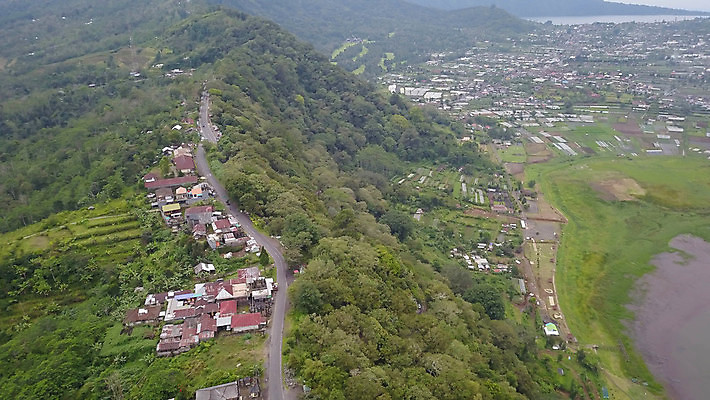 포토 JPG 해외이미지 나무 식물 아시아 길 호수 섬 여행 백그라운드 밭 골프 건축양식 자연 하늘 휴가 산 주택 안테나 파노라마 풍경 사람없음 야외 건물 초록색 물 여름 파란색 마을 정원 정상 숲 열대우림 휴양지 대문 화산 발리 인도네시아 절정 해외포토 자연요소 건축물 계절 건축 나라 컬러 농업 통신 촬영기법 구기 문 장소 생태계 파일형식 이미지허브