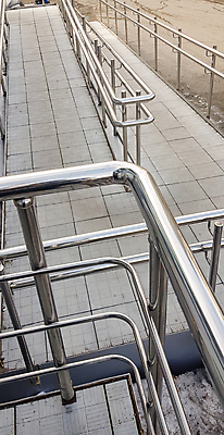 포토 JPG 해외이미지 도로 선 백그라운드 이동 의자 난간 주택 건강 경사 사람없음 야외 건물 사무실 건강관리 계단 금속 장비 운전 도시 도움 바퀴 장애인 사인 휠체어 기회 일반 장애 돌봄 지원 철강 철책 콘크리트 해외포토 건축물 길 가구 컨셉 비즈니스 교통시설 모션 재질 관리 파일형식 이미지허브