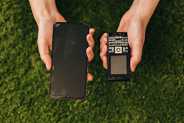 포토 JPG 해외이미지 라이프스타일 손 컨셉 비즈니스 통신 모바일 미래 사람 사람없음 초록색 스마트폰 핸드폰 쇼핑 운동 디지털 스크린 모니터 검은색 터치 어플리케이션 연결 무선전화기 전화기 스마트 온라인쇼핑 시스템 해결 혁명 소셜 셀룰러 해외포토 컬러 건강 생활 신체부위 전자제품 스마트기기 컴퓨터 온라인 파일형식 이미지허브