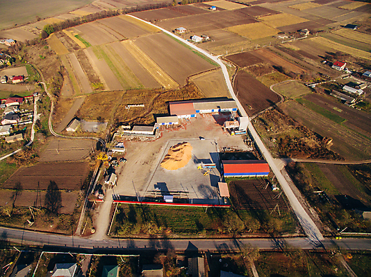 포토 JPG 해외이미지 식물 계절 산업 음식 농업 자연 안테나 옥수수 씨앗 사람없음 빨간색 농장 농경지 갈색 기계 흙 봄 운전 수확 시골 업무 작업 바퀴 칼날 농부 땅 창고 준비 트랙터 드론 땅바닥 밭일 심기 쟁기 조감도 해외포토 직업 컬러 통신 모션 곡류 바닥 농기계 생태계 특수차량 파일형식 이미지허브