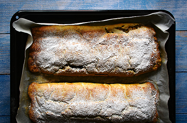 포토 JPG 해외이미지 전통 음식 백그라운드 오렌지 탁자 디저트 주택 요리 사람없음 목재 갈색 케이크 주방 검은색 식사 빵집 껍질 시골 신선 황금 달콤 맛 사과 설탕 굽기 반죽 롤 폭식 페스츄리 핸드메이드 해외포토 나무 빵 컬러 가구 컨셉 과일 재료 건물 상점 구이 파일형식 이미지허브