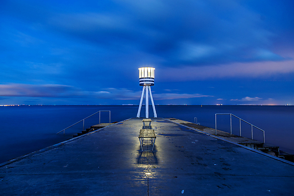포토 JPG 해외이미지 디자인 모래 바다 여행 건축양식 자연 하늘 통 덴마크 안전 사람없음 야외 목재 파란색 빛 평화 탑 항구 황혼 일몰 줄무늬 흰색 원형 야간 저녁 건축가 방파제 빛망울 안전요원 코펜하겐 해외포토 자연요소 도형 나무 직업 건축물 공공시설 건축 컬러 컨셉 무늬 재료 교통시설 북유럽 노을 생태계 파일형식 이미지허브